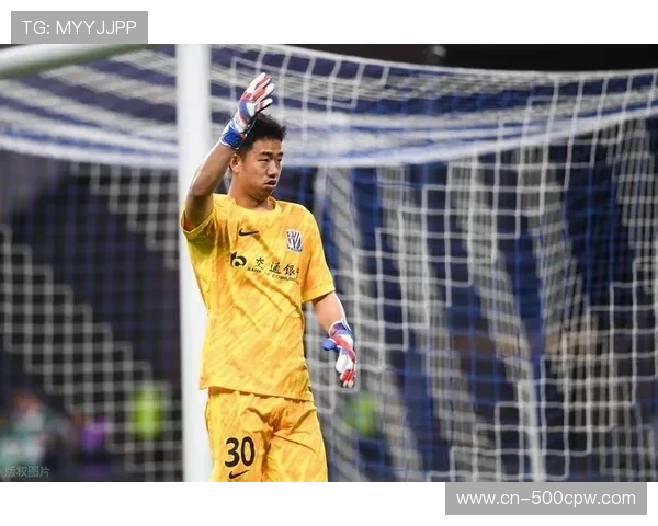 申花门将鲍亚雄随云南玉昆训练，转会事宜接近完成